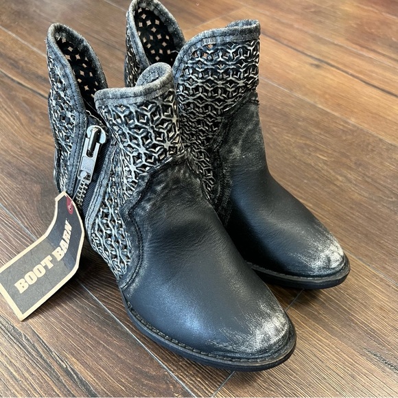 🆕 boot barn Circle G laser cut out ankle western boots SZ 6.5 - Picture 3 of 8